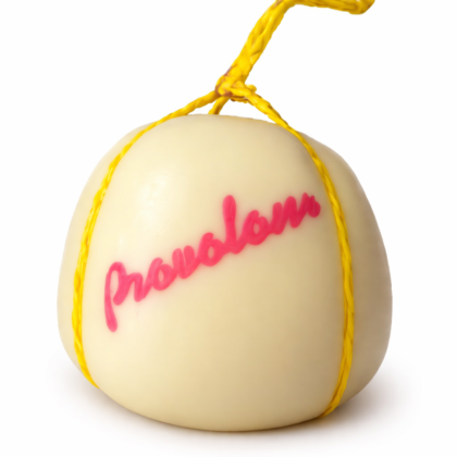 Włoski ser Bombolone w kształcie kuli