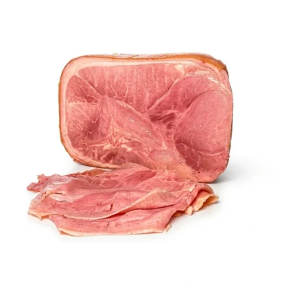 Cienko pokrojone plastry włoskiej szynki gotowanej Prosciutto Cotto bez glutenu.